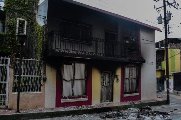 Queman Presidencia en Chiapas por miedo a Covid-19