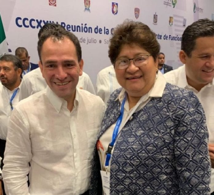 La titular de Sefiplan Quintana Roo y el secretario de Hacienda