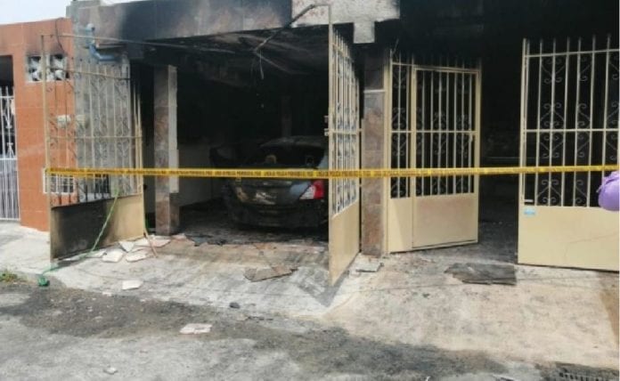 Incendian auto de enfermera en Mérida