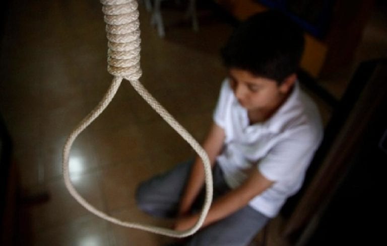 ¡Tragedia! Menor de edad muere ahorcado en Puebla