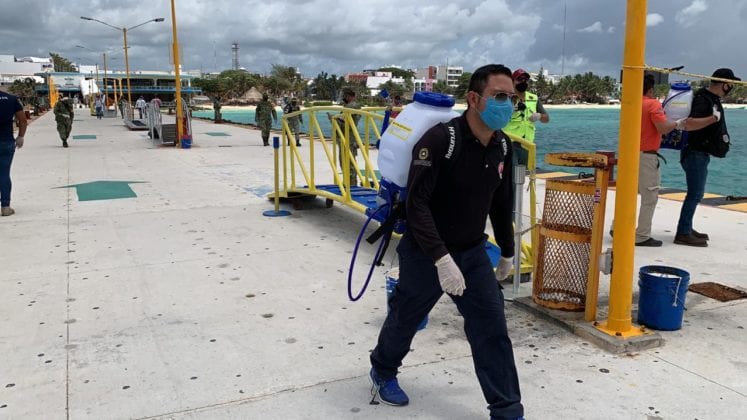 Repatriados llegan a Playa del Carmen.