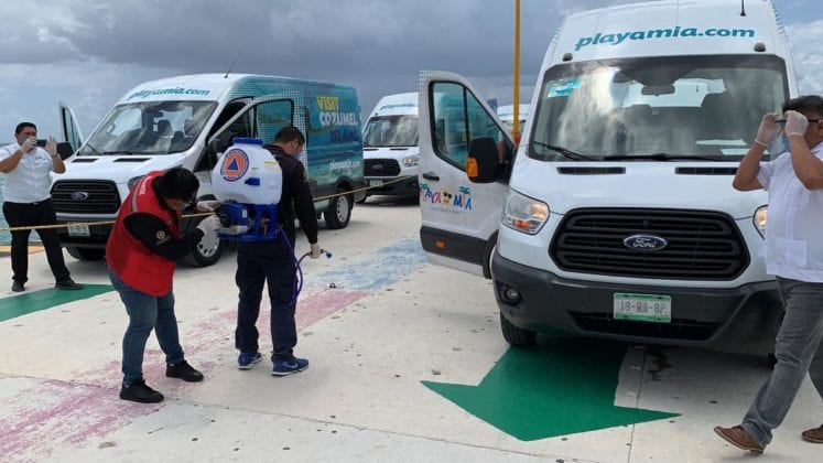 Repatriados llegan a Playa del Carmen.