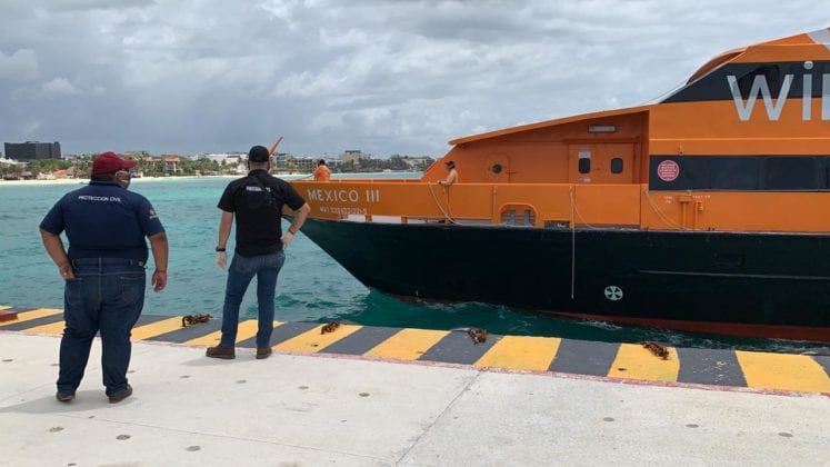 Repatriados llegan a Playa del Carmen.