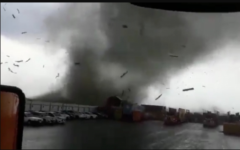 Video: Fuerte tornado en Apodaca, deja dos muertos y cinco heridos