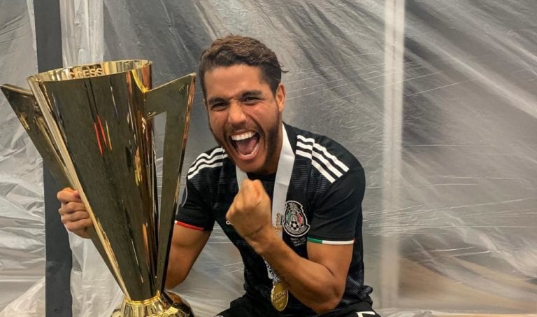 Jonathan Dos Santos sube foto comprometedora y las redes enloquecen
