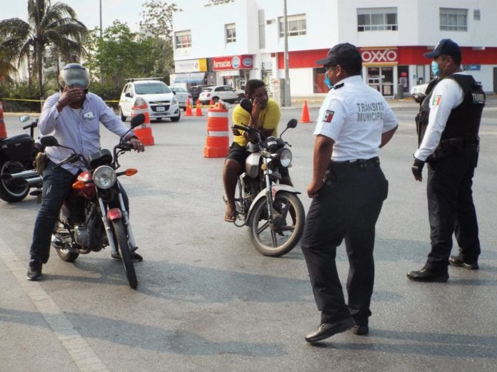 Calles cerradas en Playa del Carmen, Solidaridad