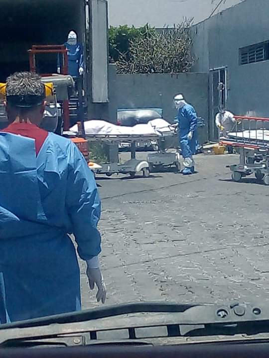 Almacenan cadáveres en tráiler por falta de espacio en hospital ISSSTE Zaragoza