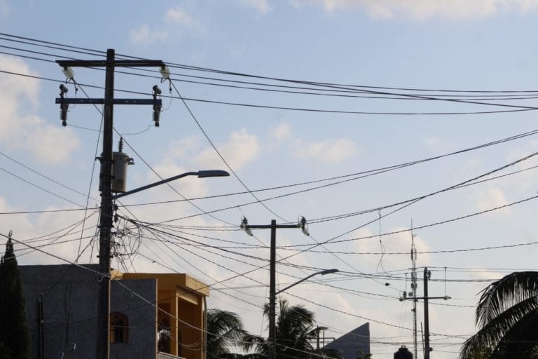 Gamma: CFE informa que 99.59% del servicio eléctrico en Quintana Roo fue restablecido