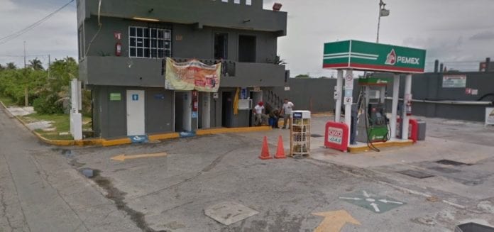  La estación de servicios Oxxogas, que se ubica sobre la avenida Juárez, en la Supermanzana 002, Manzana 116, Lote 002 Circunvalación Aeropuerto de Isla Mujeres, fue la gasolinera señalada por el reporte de la Procuraduría Federal del Consumidor (Profeco) como la marca que vende más caro el Diesel en Quintana Roo.