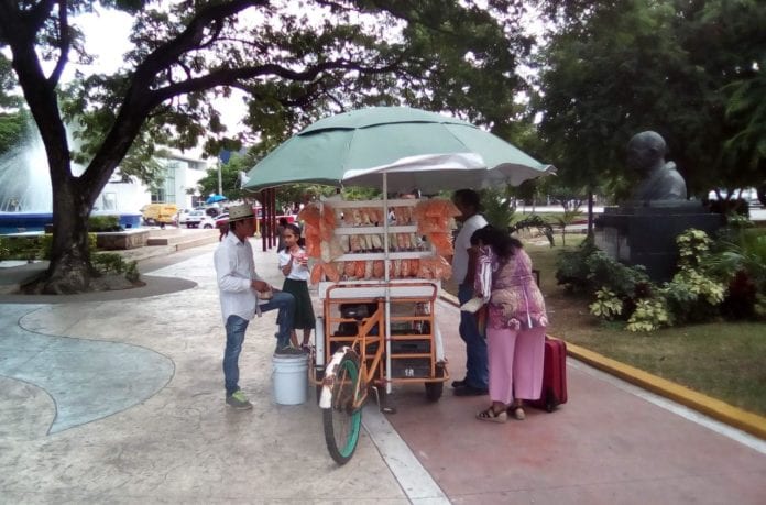 El estar en nivel “naranja” del semáforo epidemiológico, significa que muchas actividades se permiten solo al 30%, lo que incluye el ambulantaje.