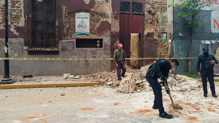 Ascienden a cuatro los muertos en Oaxaca por sismo