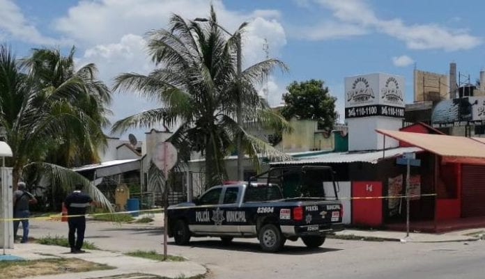 Un hombre originario de Belice falleció ayer de aparentes complicaciones por SIDA, luego de que no pudiera acudir a su país por medicamentos