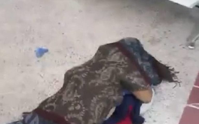 Dejan morir en el piso a paciente con Covid-19 en IMSS de Comitán, Chiapas