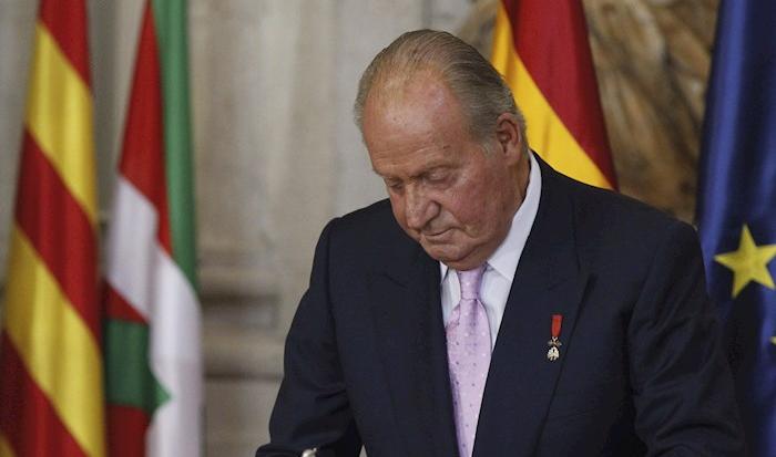 Rey emérito Juan Carlos, acusado de recibir "moches" por negocio en Playa del Carmen