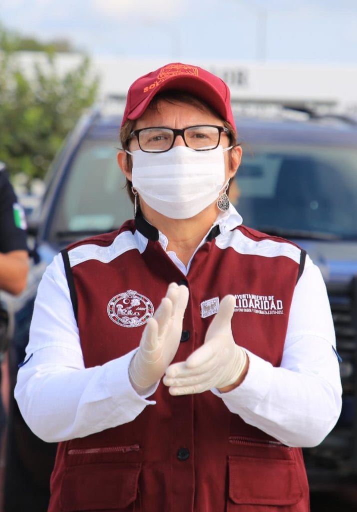 La alcaldesa agregó que: “Hemos iniciado la reapertura gradual de las actividades esenciales y las no esenciales en Solidaridad, los comercios ahora pueden abrir con las máximas medidas de protección de la salud y con un 30% de su capacidad”.