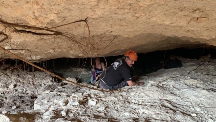 Voluntarios de la agrupación espeleológica 
