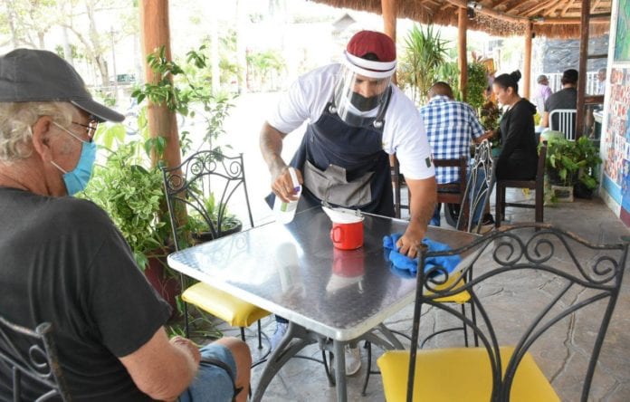 Las empresas han asumido el papel que les toca jugar en esta nueva etapa que se vive a nivel global, en la que la se debe generar confianza en los visitantes, destaca la alcaldesa