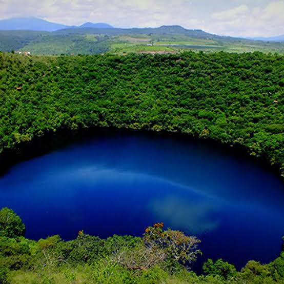 Alberca de los Espinos