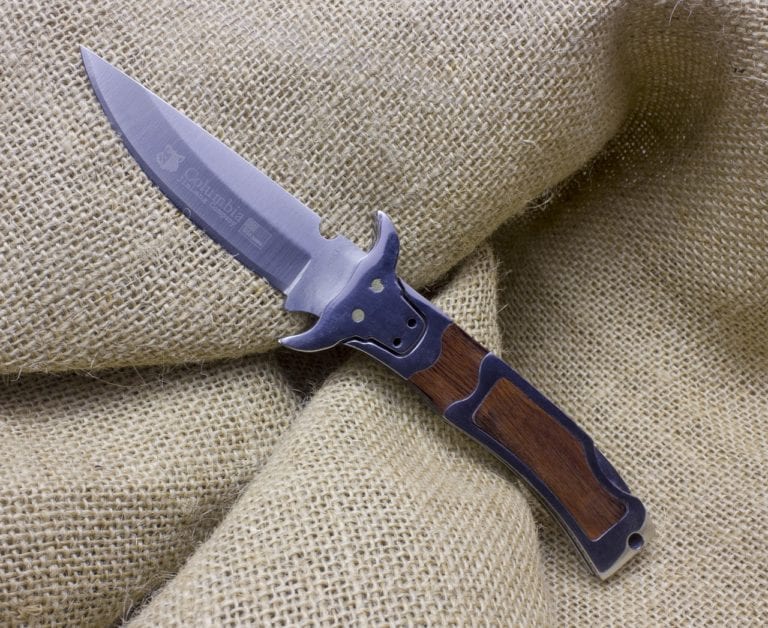 Mujer asesinó a su familia; la llaman "La Viuda Negra"