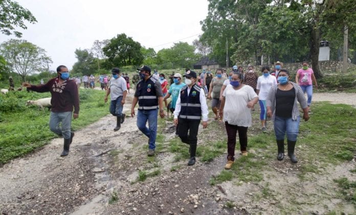 Carlos Joaquín da atención permanente durante pandemia, tormenta y sargazo