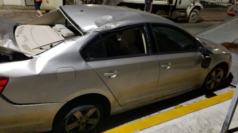 Choca su auto en Zona Hotelera de Cancún y se da a la fuga