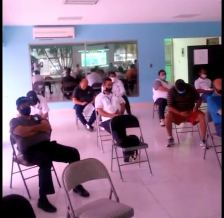 Acuden taxistas a capacitación de Imoveqroo y Sesa