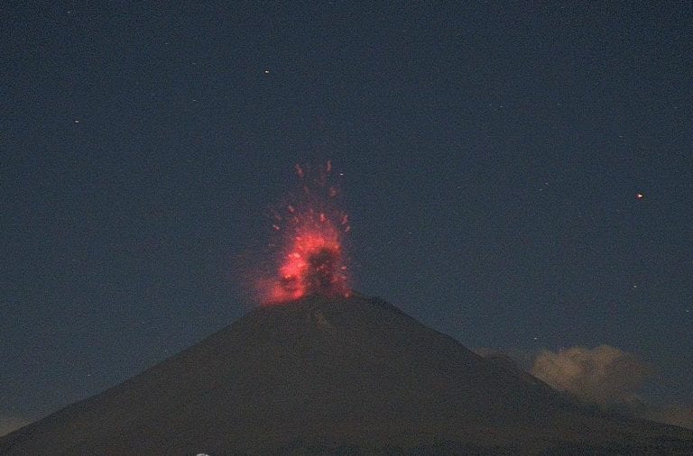 Video: Se registra una nueva explosión en el Popocatépetl