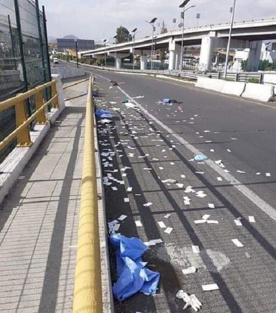 Tiran desechos médicos en la carretera México-Cuautla