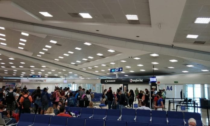 Aeropuerto Internacional de Cancún.