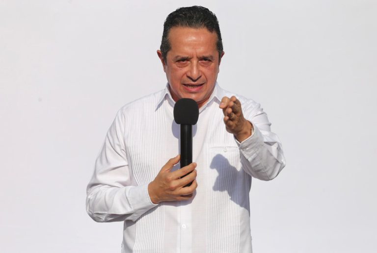 En Quintana Roo, nadie se quedará sin recibir educación académica: Carlos Joaquín