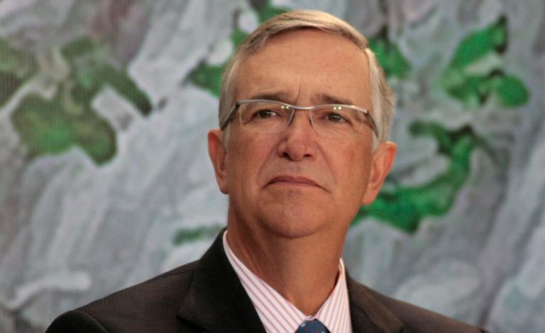 Es despedida de Fundación Azteca, se queja y Salinas Pliego la llama “mal agradecida”