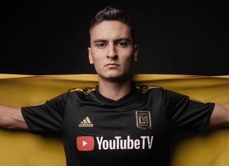 Futbolista colombiano denuncia casos de violencia contra mujeres en Colombia y EU