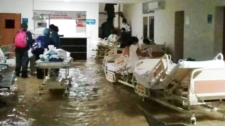 Video: ¡Se inunda hospital Materno Infantil de Reynosa! Implementan Plan DNIII