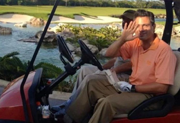 Peña Nieto habría regalado kilómetros de playa a su instructor de golf