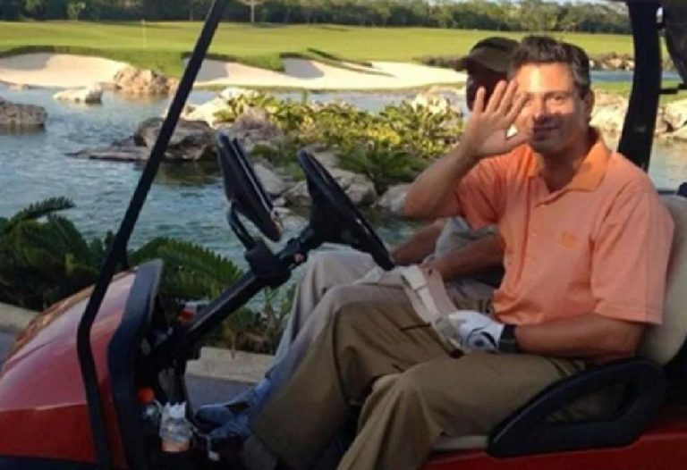 Peña Nieto habría regalado kilómetros de playa a su instructor de golf