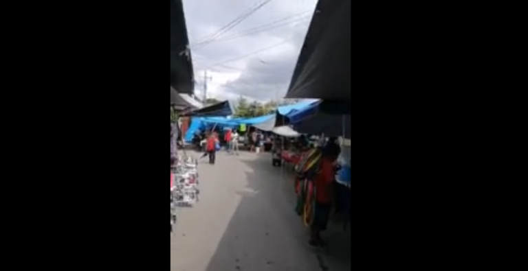 Video: Sin Sana distancia tianguis de la Colosio en Playa del Carmen