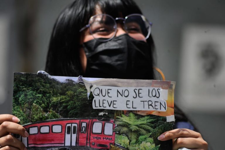 Galería: Se manifiestan anarquistas y colectivos de la CDMX contra Tren Maya