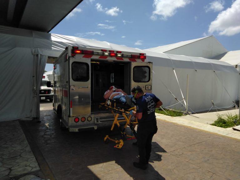 Balean a taxista y pasajero en Cancún