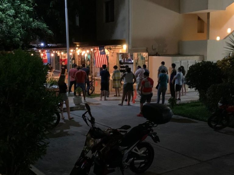 Jóvenes acuden a salvar a un negocio de la quiebra en Mérida