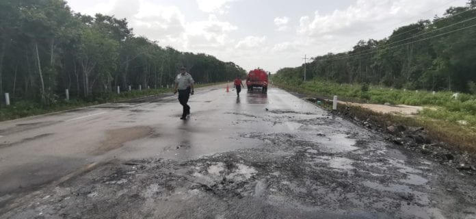 La carretera Polyuc-José María Morelos quedó reabierta hoy, luego de que los restos de un jet clandestino