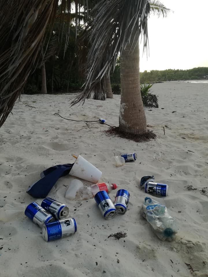 Exponen que bañistas dejan el confinamiento para hacer un ‘cochinero’ en las playas