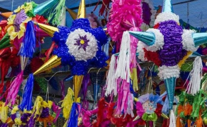 Cambia sus piñatas por despensas, para así tener algo que comer durante la pandemia