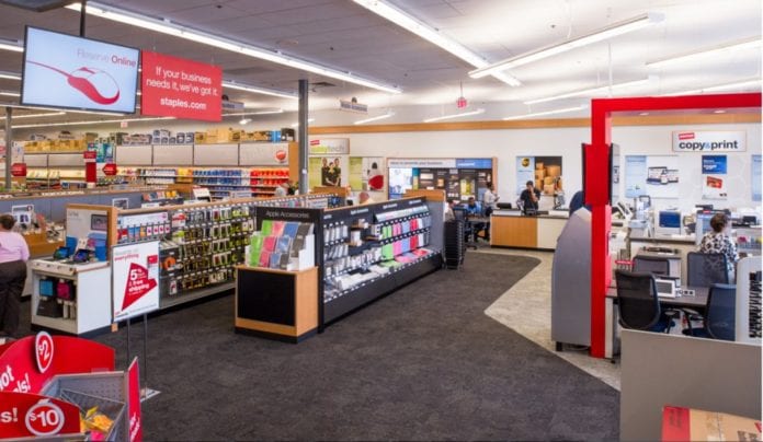 Bromea en redes diciendo que le ganó demanda a Office Depot y empresa le responde