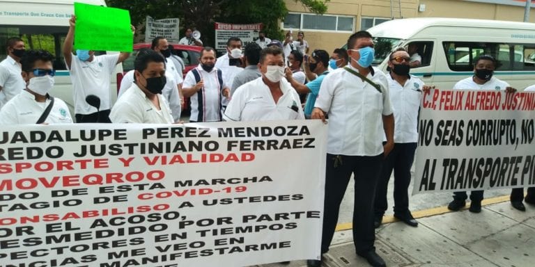 Se manifiestan taxistas de Playa contra el Inmoveqroo