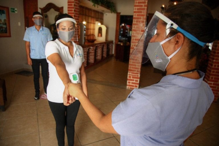 Reabren pequeños hoteles de Puerto Morelos con estrictos protocolos sanitarios