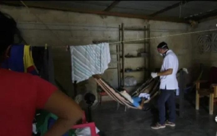 Doctor mexicano saca adelante a más de 100 pacientes con Covid-19