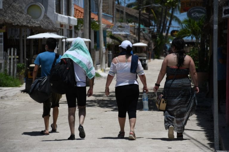 ¡Bienvenidos turistas a Holbox!