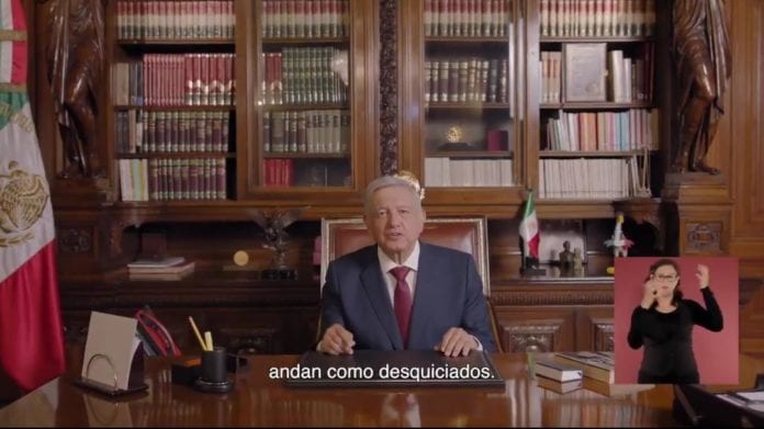 AMLO critica en uno de sus spots a conservadores y sus voceros