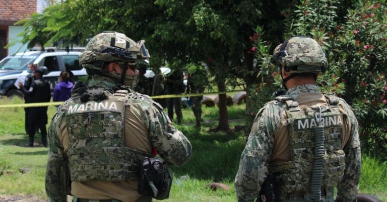 Detienen a seis marinos por meterse a robar una casa en Tabasco