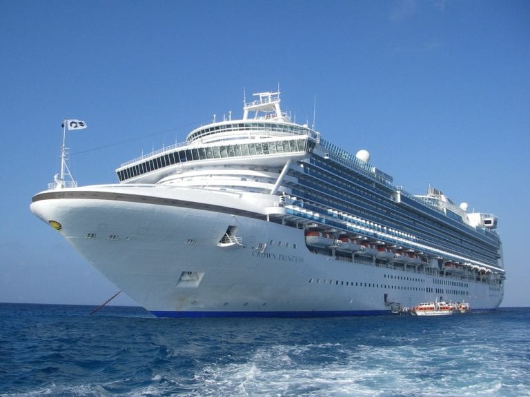 Los cruceros no volverán a Cozumel hasta noviembre; además se suspendió por dos meses un vuelo desde Cdmx